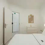 Flat 4 * Amadora