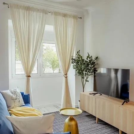 Flat 4 * Amadora